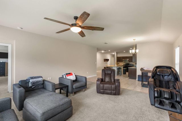 111 Denton DR, Hutto, TX 78634