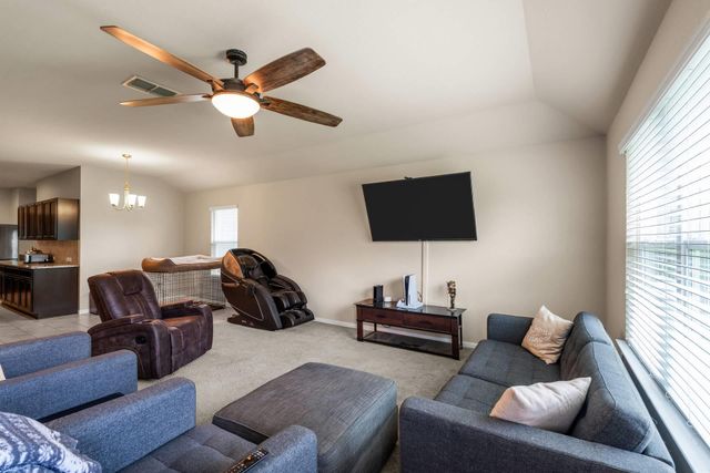 111 Denton DR, Hutto, TX 78634