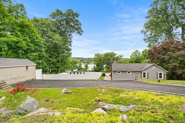 10 Holland Drive, Carmel, NY 10512