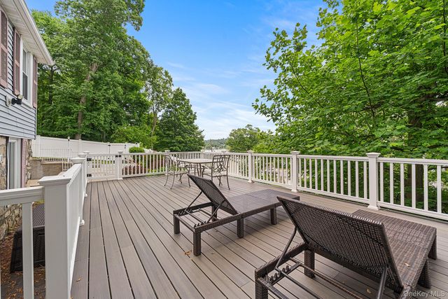 10 Holland Drive, Carmel, NY 10512