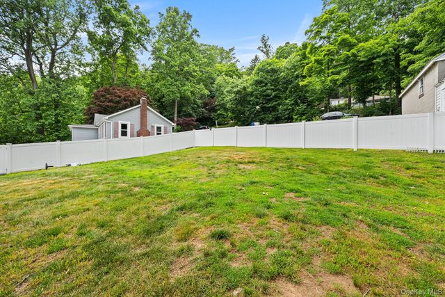 10 Holland Drive, Carmel, NY 10512