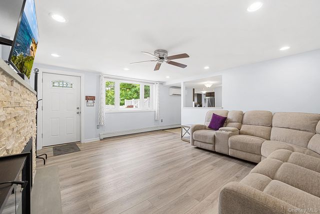 10 Holland Drive, Carmel, NY 10512
