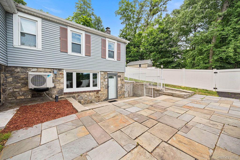 10 Holland Drive, Carmel, NY 10512 — photo 2