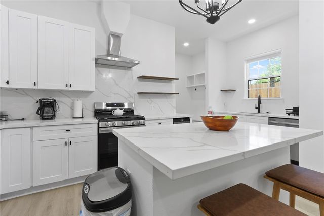 6747 Peerless Street, Houston, TX 77021