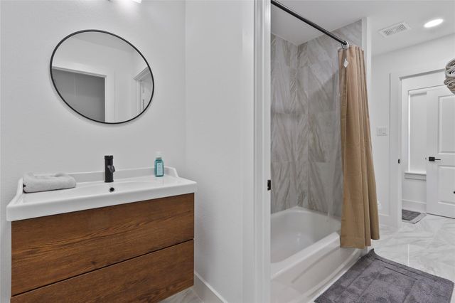 6747 Peerless Street, Houston, TX 77021