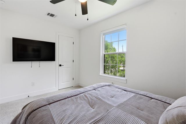 6747 Peerless Street, Houston, TX 77021