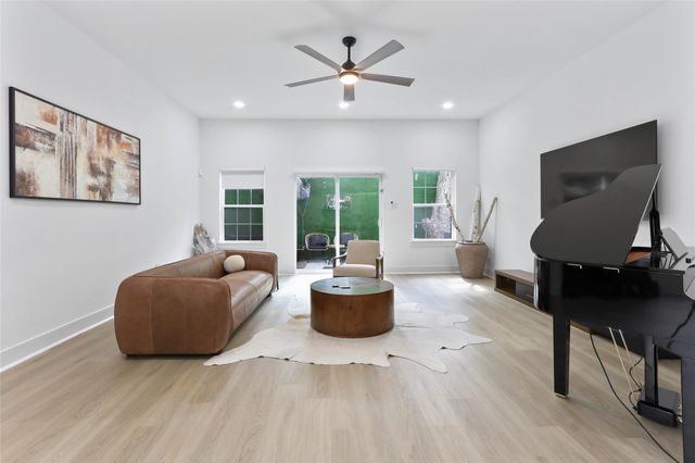 6747 Peerless Street, Houston, TX 77021