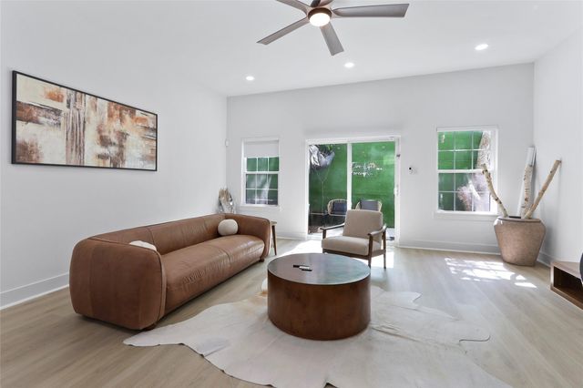 6747 Peerless Street, Houston, TX 77021