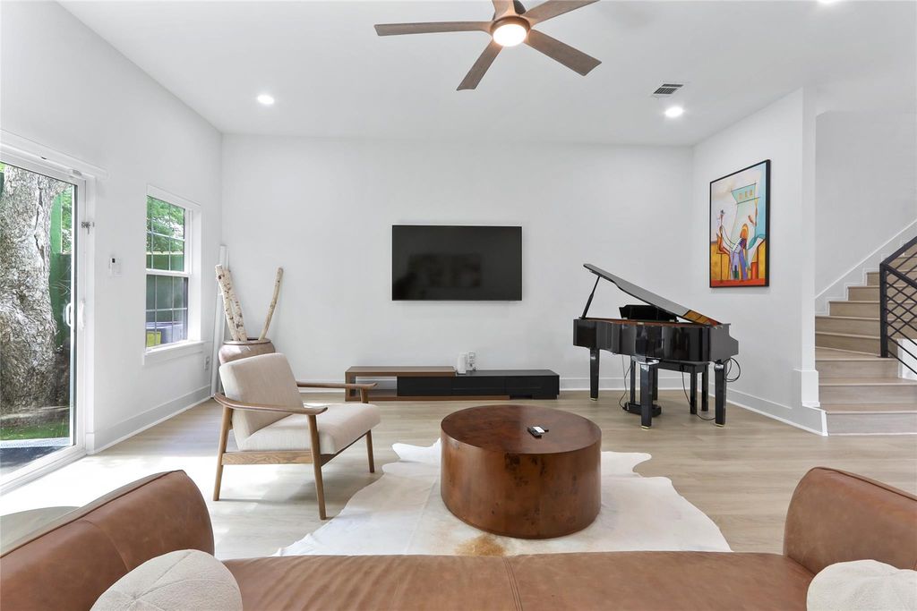 6747 Peerless Street, Houston, TX 77021