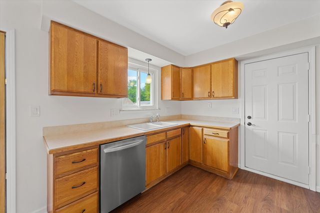 15420 Burr Street, Taylor, MI 48180
