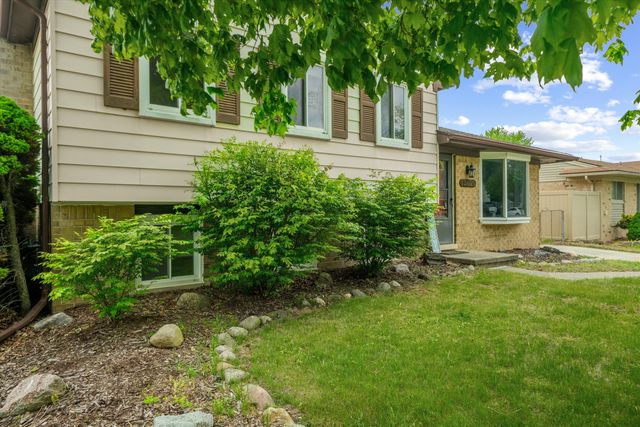 15420 Burr Street, Taylor, MI 48180