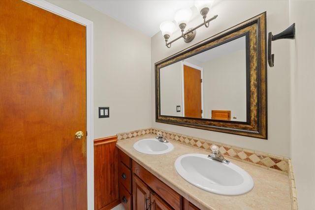 15420 Burr Street, Taylor, MI 48180