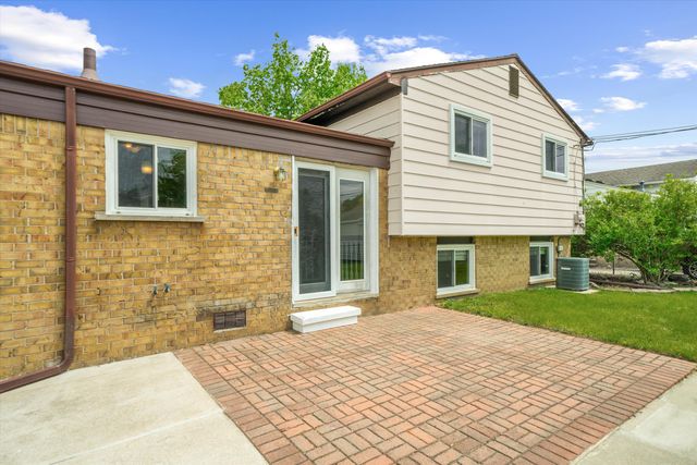 15420 Burr Street, Taylor, MI 48180