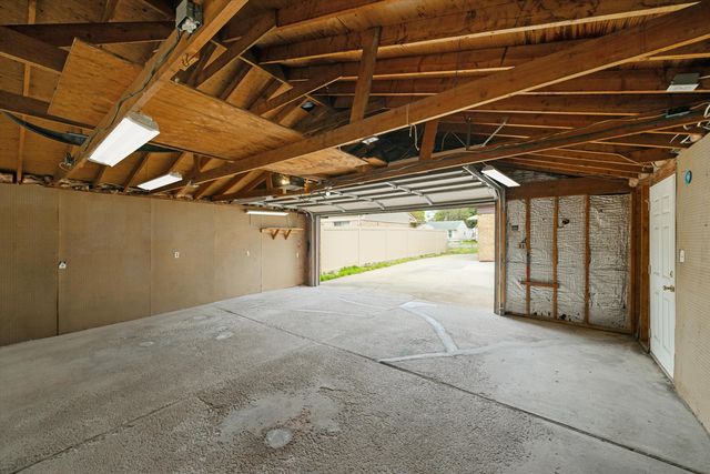 15420 Burr Street, Taylor, MI 48180