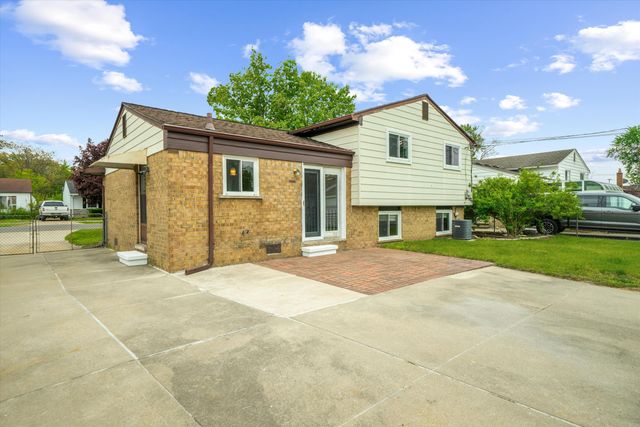15420 Burr Street, Taylor, MI 48180