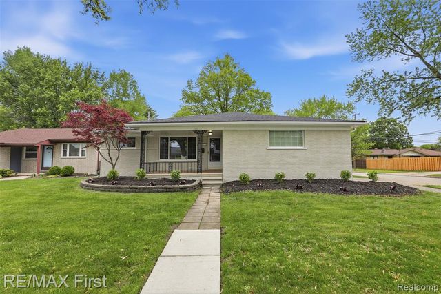 19715 Parkside Street, Saint Clair Shores, MI 48080