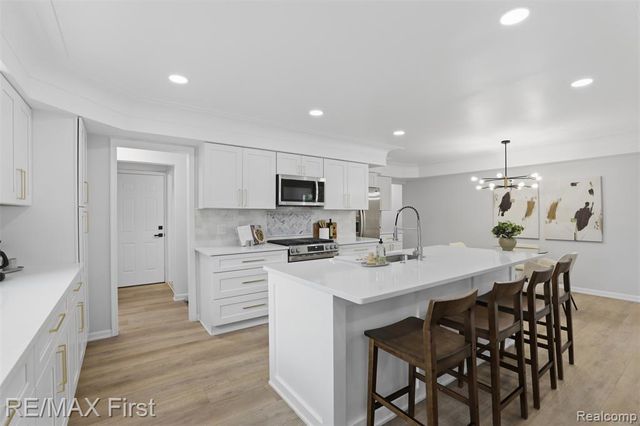 19715 Parkside Street, Saint Clair Shores, MI 48080