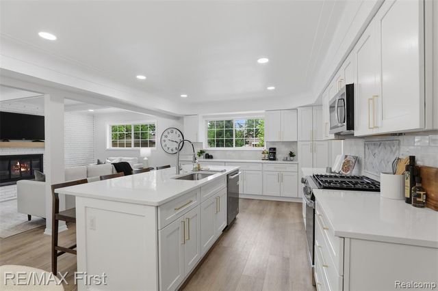 19715 Parkside Street, Saint Clair Shores, MI 48080
