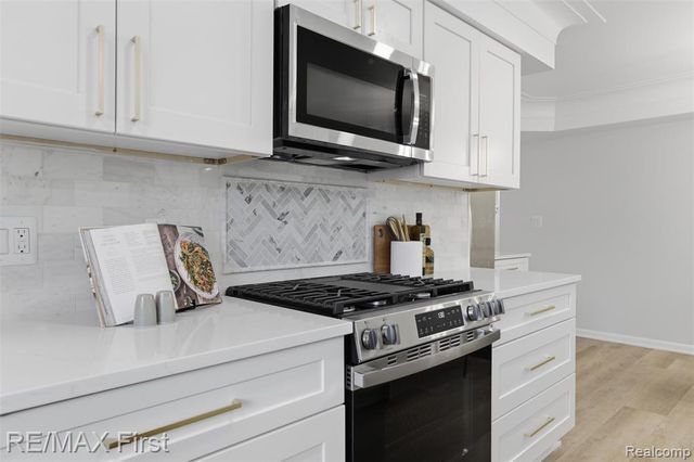 19715 Parkside Street, Saint Clair Shores, MI 48080