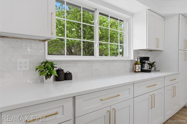 19715 Parkside Street, Saint Clair Shores, MI 48080