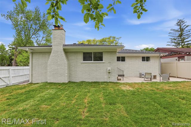19715 Parkside Street, Saint Clair Shores, MI 48080