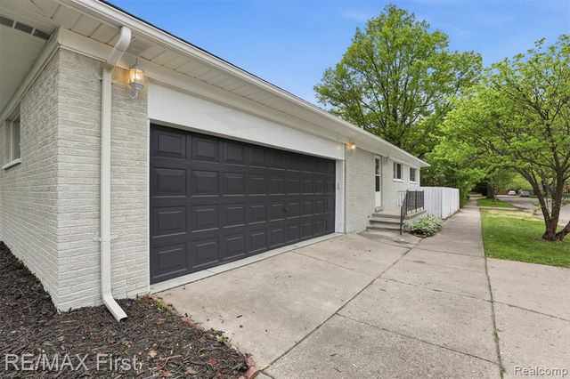 19715 Parkside Street, Saint Clair Shores, MI 48080