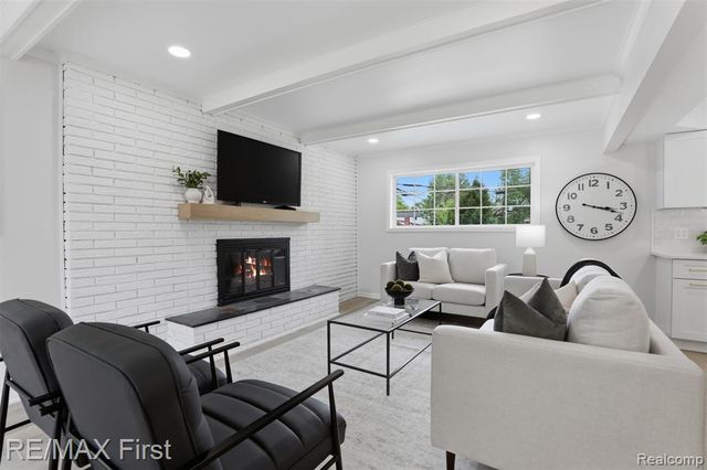 19715 Parkside Street, Saint Clair Shores, MI 48080