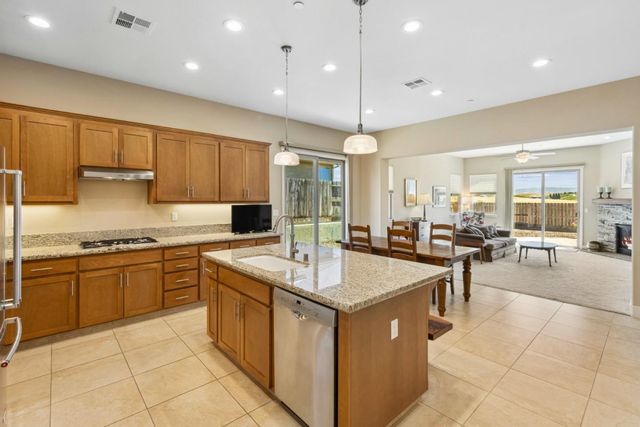 2011 Sage Drive, Hollister, CA 95023