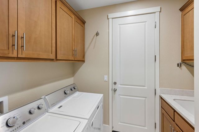 2011 Sage Drive, Hollister, CA 95023