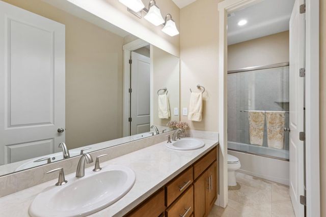 2011 Sage Drive, Hollister, CA 95023