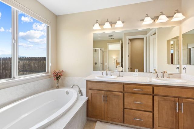 2011 Sage Drive, Hollister, CA 95023