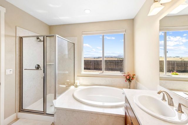 2011 Sage Drive, Hollister, CA 95023