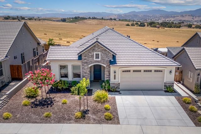 2011 Sage Drive, Hollister, CA 95023