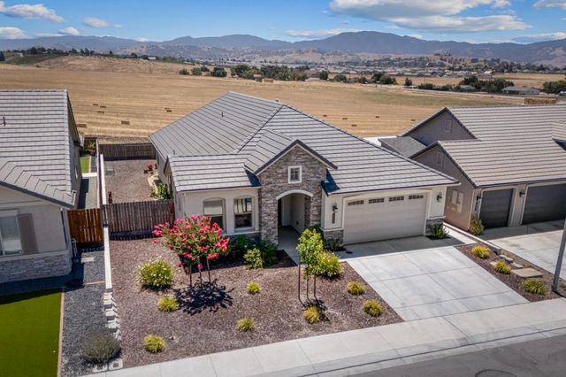 2011 Sage Drive, Hollister, CA 95023