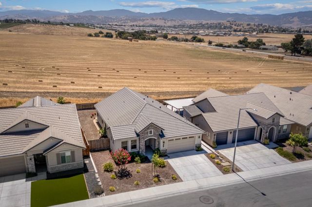 2011 Sage Drive, Hollister, CA 95023