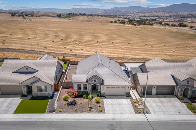 2011 Sage Drive, Hollister, CA 95023