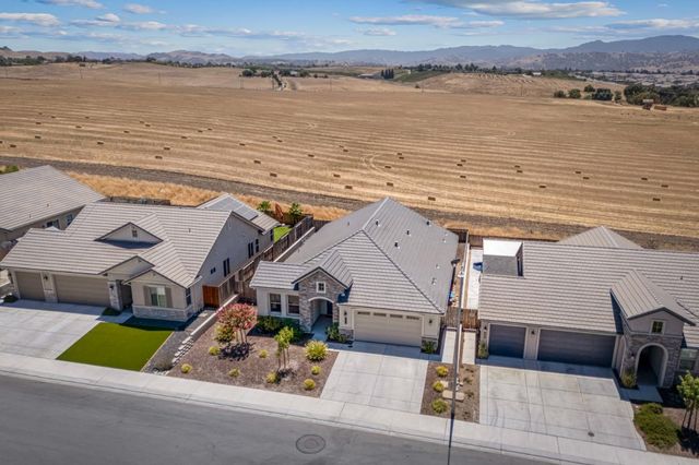2011 Sage Drive, Hollister, CA 95023