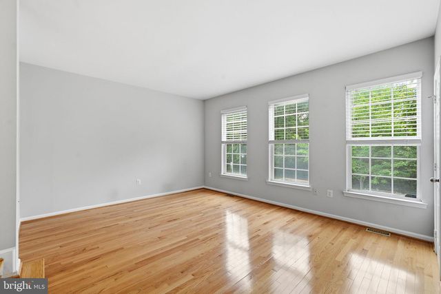 13222 GOOSE POND LN, Fairfax, VA 22033