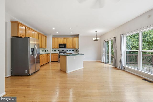 13222 GOOSE POND LN, Fairfax, VA 22033