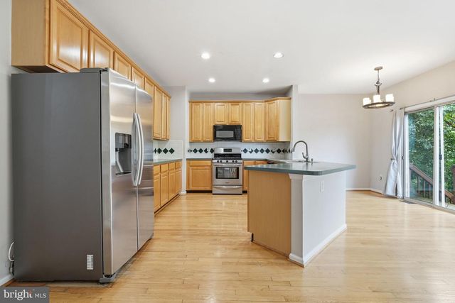 13222 GOOSE POND LN, Fairfax, VA 22033