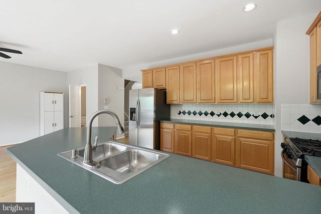 13222 GOOSE POND LN, Fairfax, VA 22033