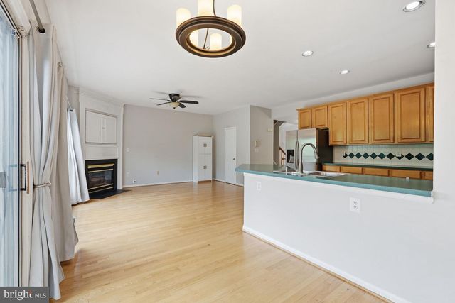 13222 GOOSE POND LN, Fairfax, VA 22033
