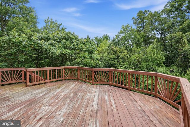 13222 GOOSE POND LN, Fairfax, VA 22033