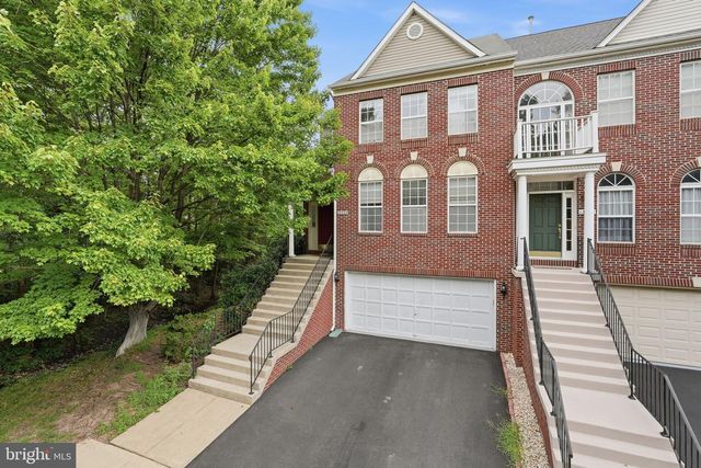 13222 GOOSE POND LN, Fairfax, VA 22033