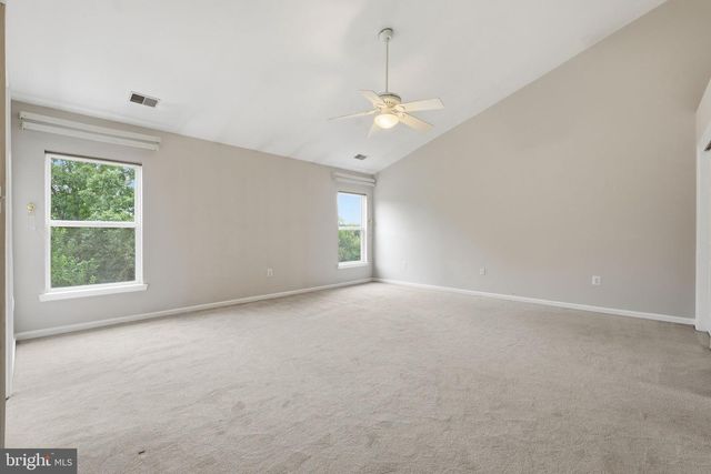 13222 GOOSE POND LN, Fairfax, VA 22033