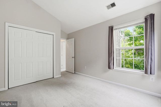 13222 GOOSE POND LN, Fairfax, VA 22033