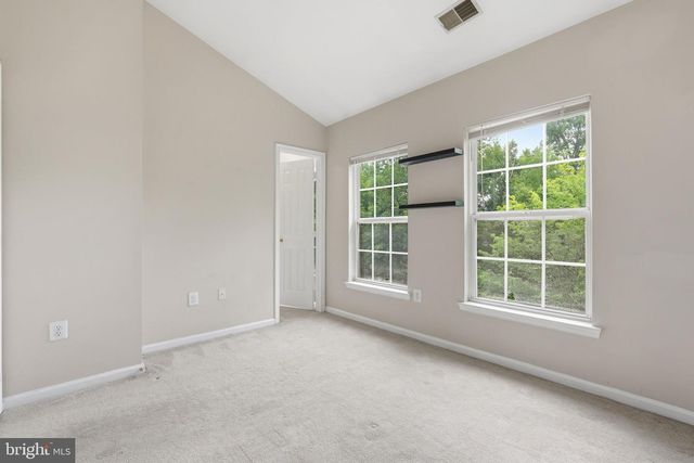 13222 GOOSE POND LN, Fairfax, VA 22033