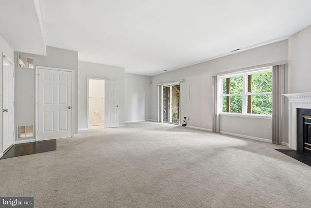 13222 GOOSE POND LN, Fairfax, VA 22033