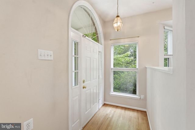 13222 GOOSE POND LN, Fairfax, VA 22033