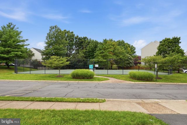 13222 GOOSE POND LN, Fairfax, VA 22033